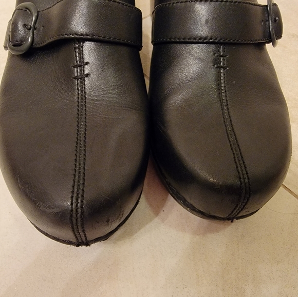 Dansko Black Leather Shoes - Picture 14 of 15